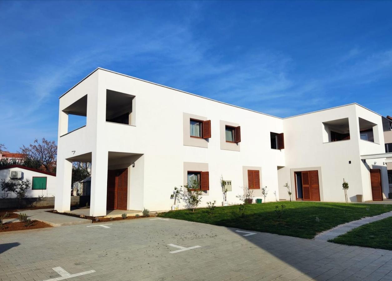 Apartments Leticia Vrsi Ngoại thất bức ảnh