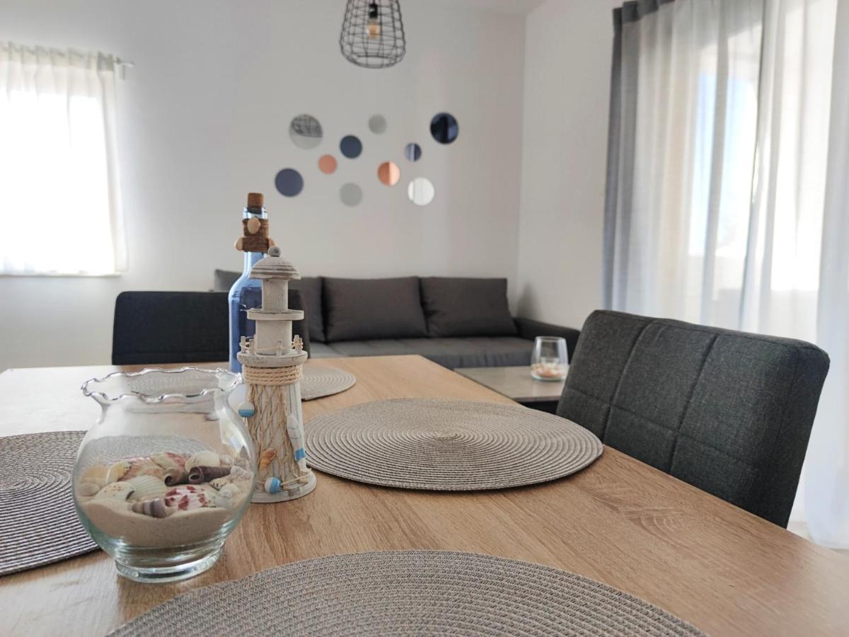 Apartments Leticia Vrsi Ngoại thất bức ảnh