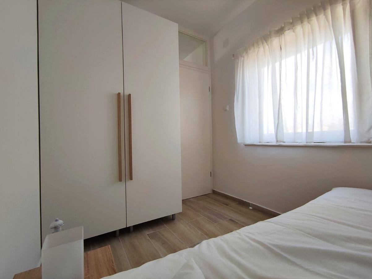 Apartments Leticia Vrsi Ngoại thất bức ảnh