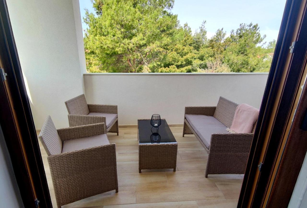 Apartments Leticia Vrsi Ngoại thất bức ảnh