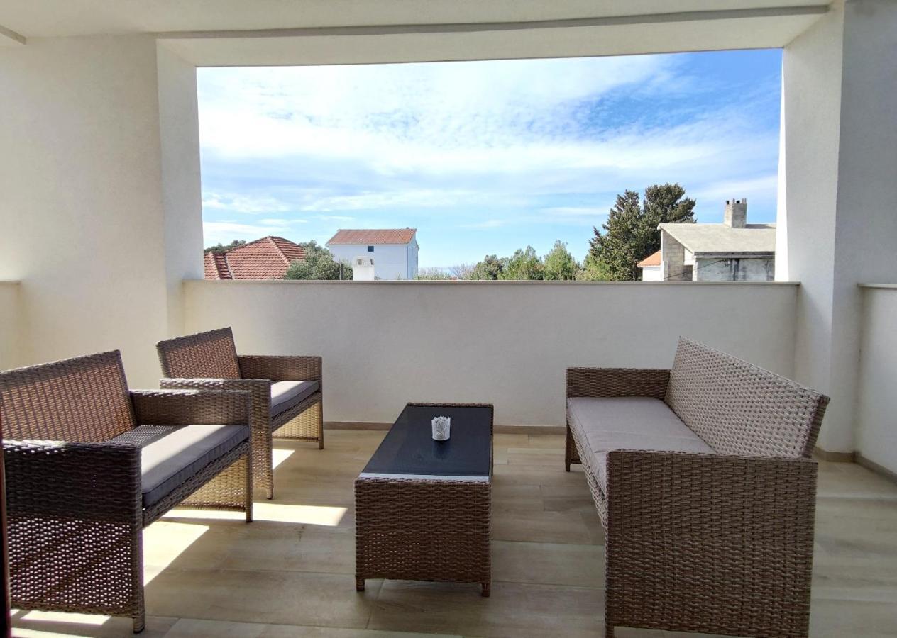 Apartments Leticia Vrsi Ngoại thất bức ảnh