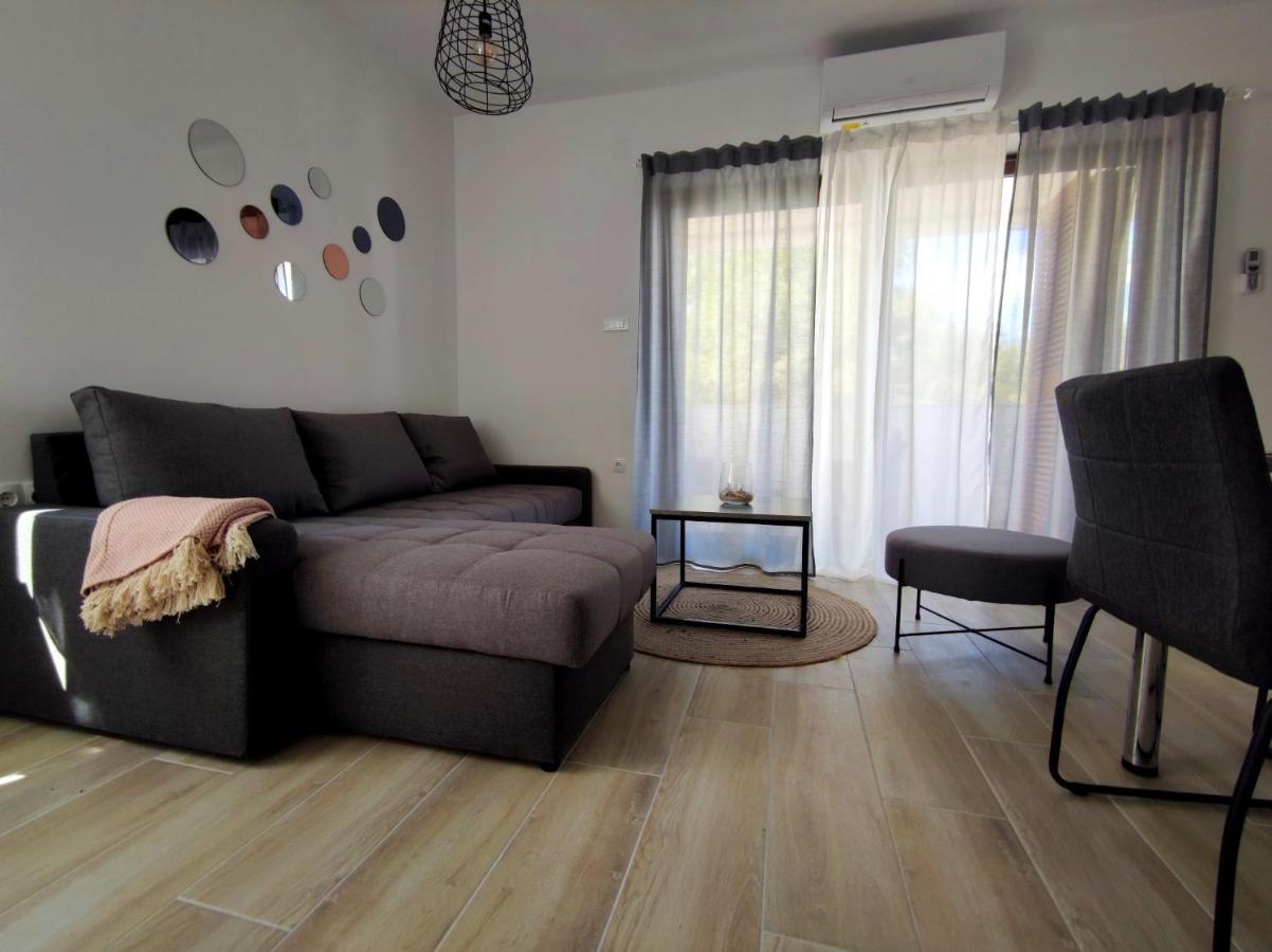 Apartments Leticia Vrsi Ngoại thất bức ảnh