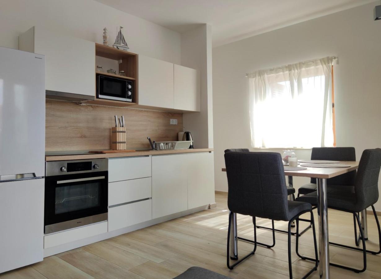 Apartments Leticia Vrsi Ngoại thất bức ảnh