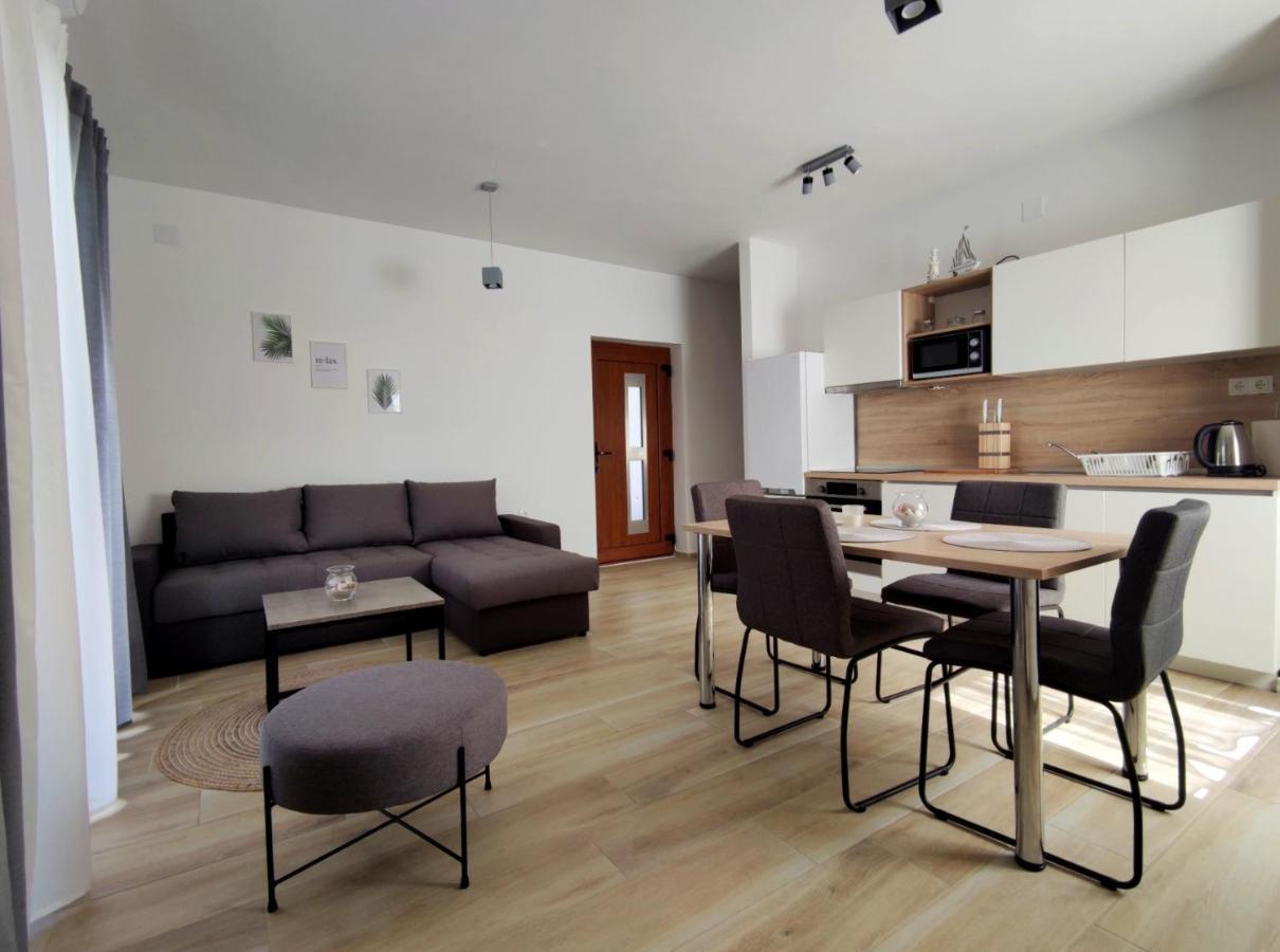 Apartments Leticia Vrsi Ngoại thất bức ảnh