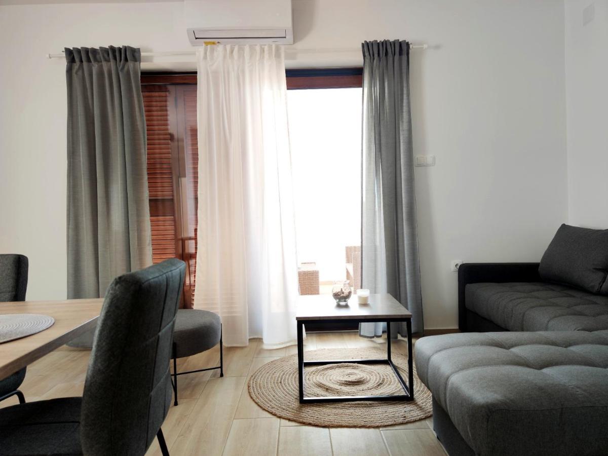 Apartments Leticia Vrsi Ngoại thất bức ảnh