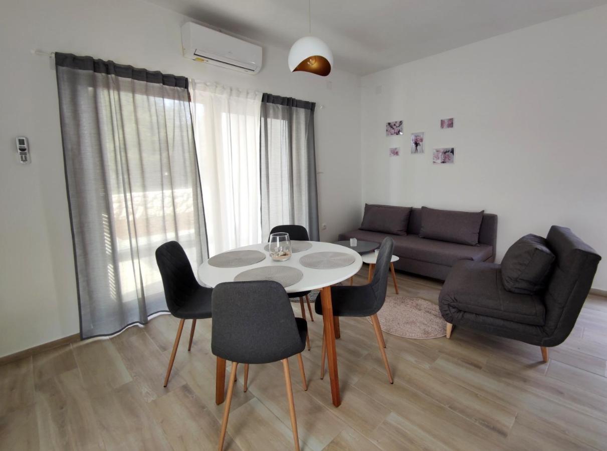 Apartments Leticia Vrsi Ngoại thất bức ảnh