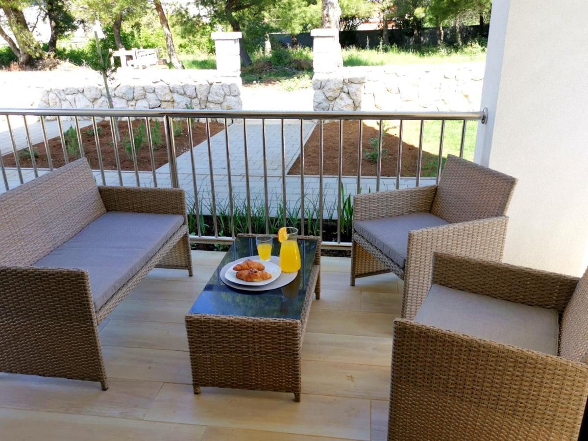 Apartments Leticia Vrsi Ngoại thất bức ảnh