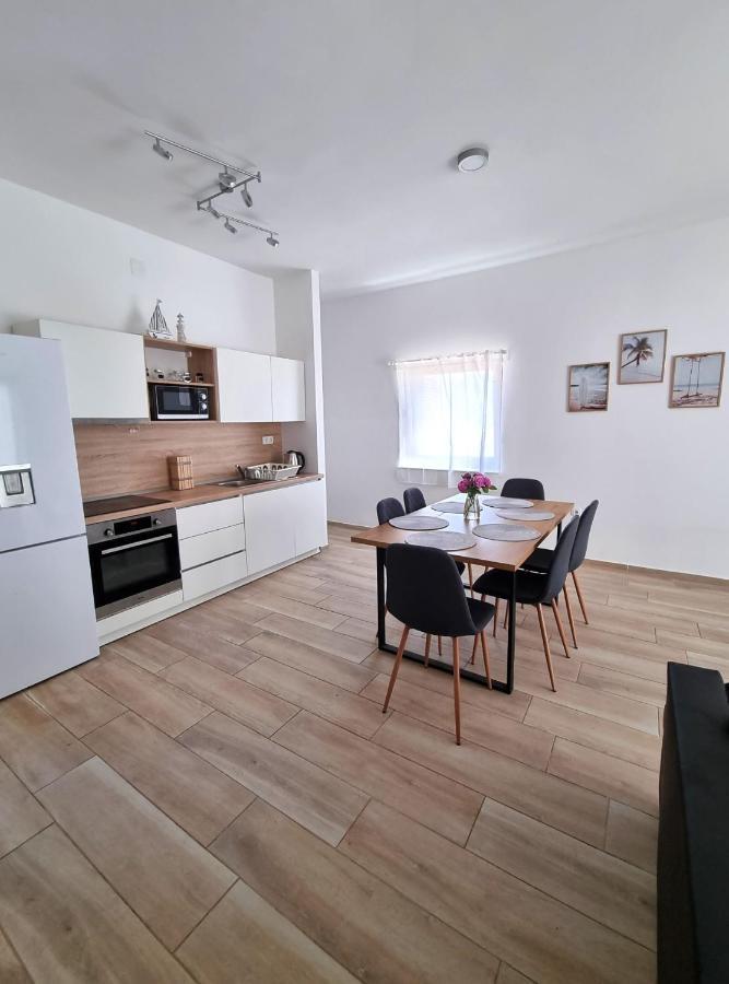Apartments Leticia Vrsi Ngoại thất bức ảnh