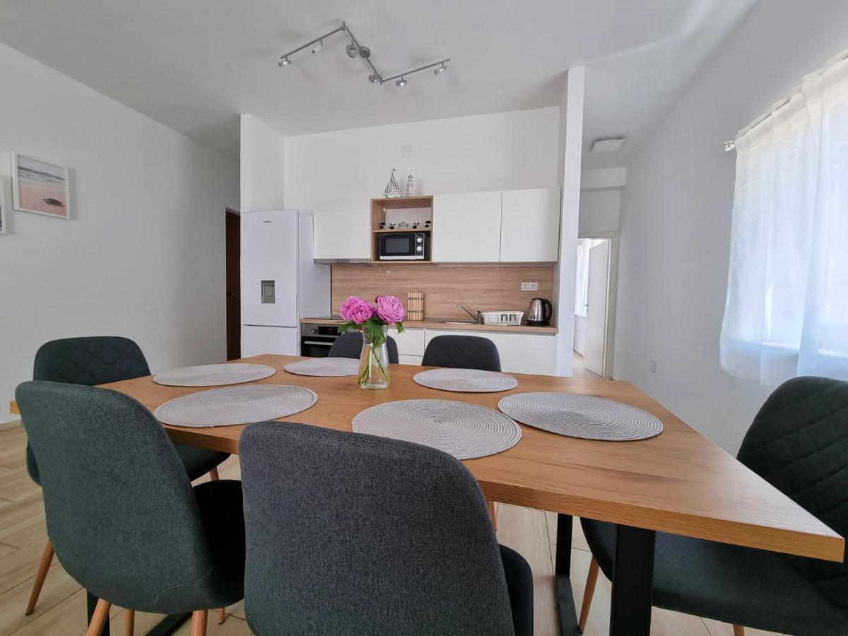 Apartments Leticia Vrsi Ngoại thất bức ảnh
