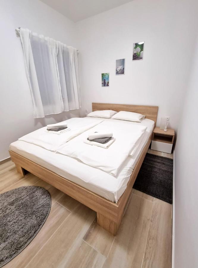 Apartments Leticia Vrsi Ngoại thất bức ảnh